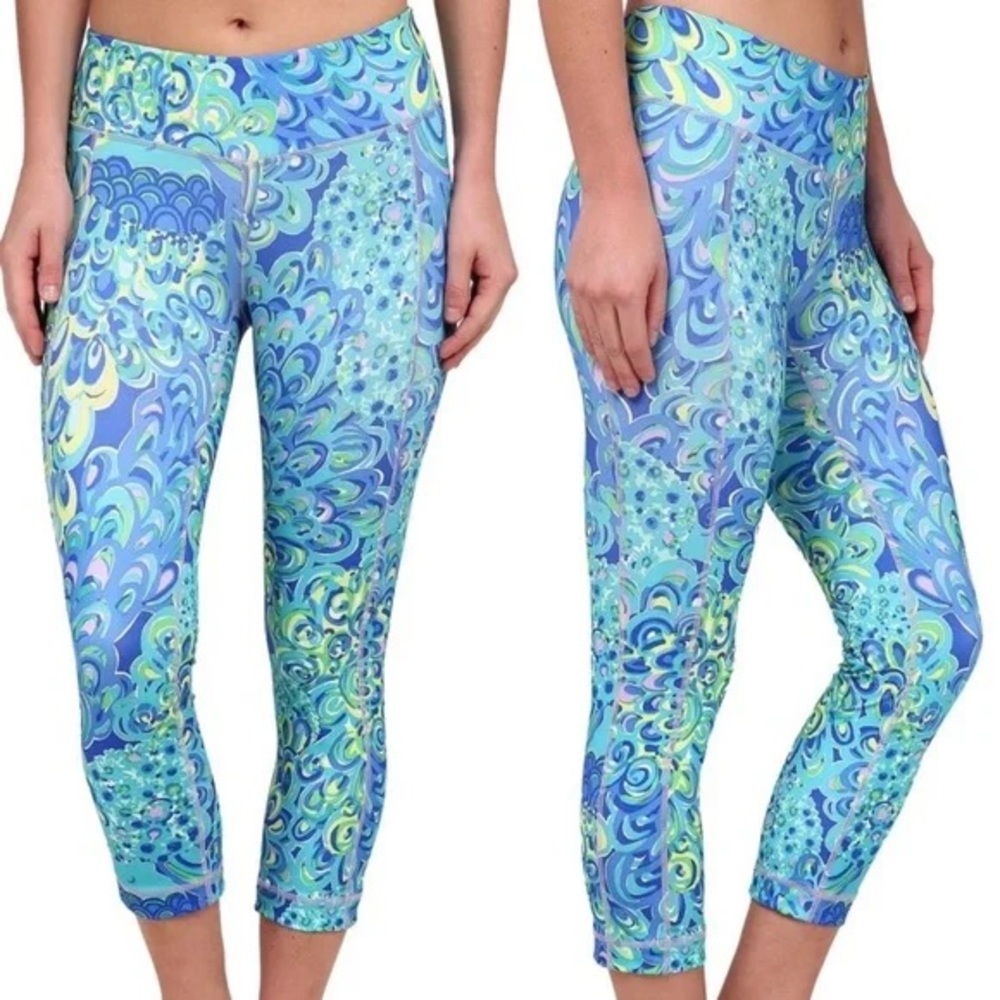Lilly Pulitzer “Lagoon” Pastel Mermaid Vibes Capri Yoga / Sport Leggings
